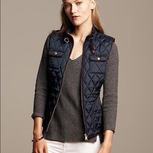 Banana Republic Vest.  Like new (SP)